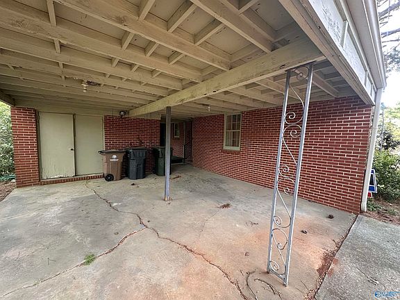 3rd image of 1420 Carol Ln SE