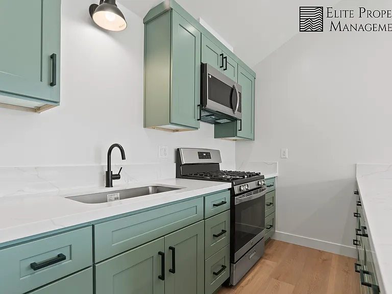 6418 Paramount Blvd #1/2 — Photo 4