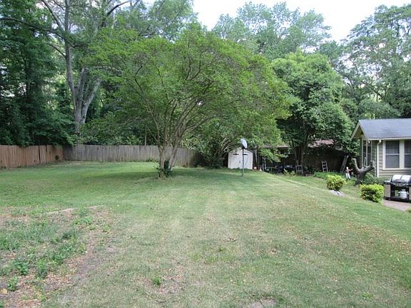 4th image of 422 Watson Ave