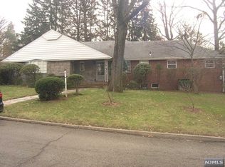 648 Churchill Rd, Teaneck, NJ 07666