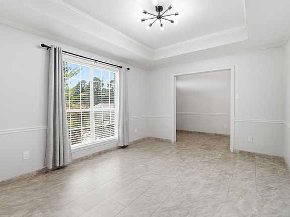 5th image of 2015 Cherrybend Dr
