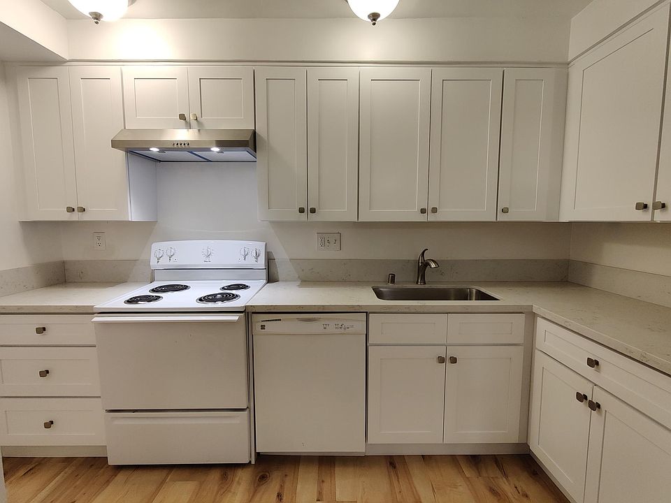 1st image of 11005 Kittridge St APT 109