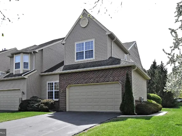 235 Pine Crest Ln, Lansdale, PA 19446