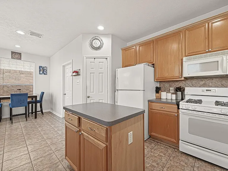 7023 Westford Park Ln — Photo 17