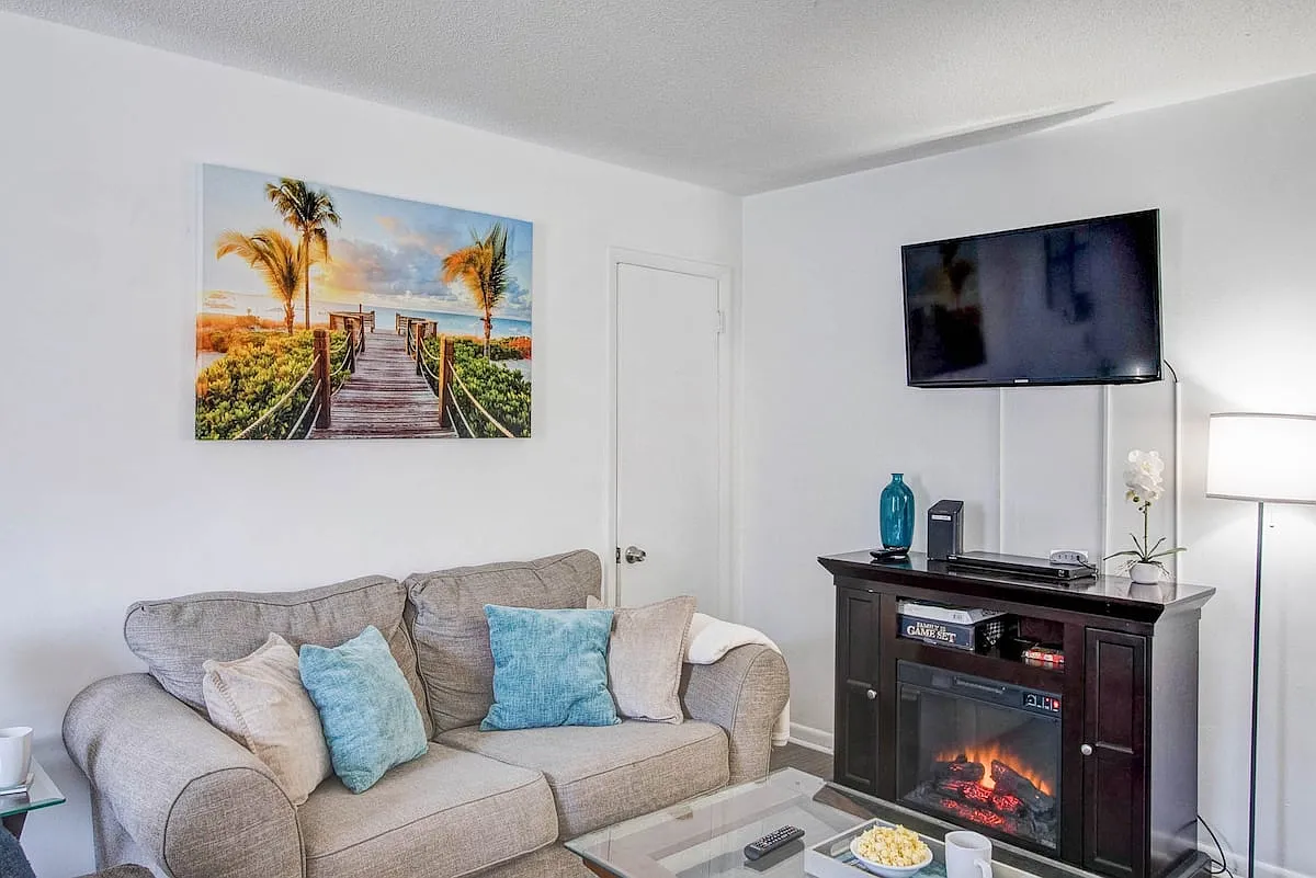 2 bed, 790 sqft, $2,400 — Photo 4