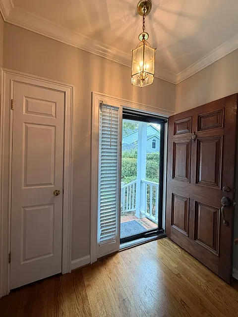 2 bed, 2.5 bath, 1300 sqft, $2,100 — Photo 2
