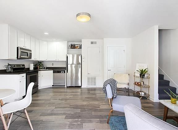 2nd image of 1233 Esplanade Ave APT 10