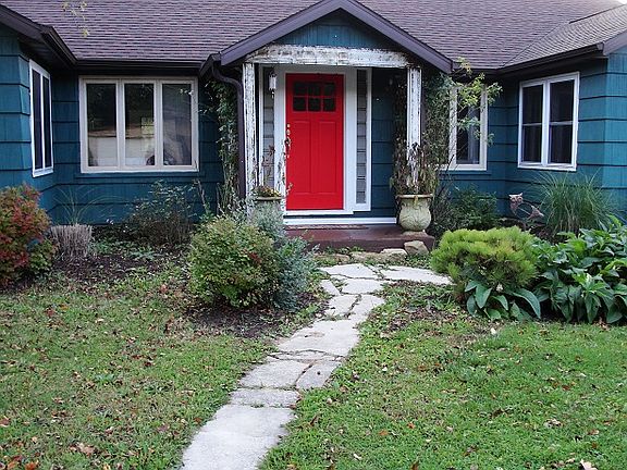 3rd image of 411 S East Ave