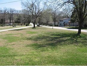 3rd image of 73 Linden Dr