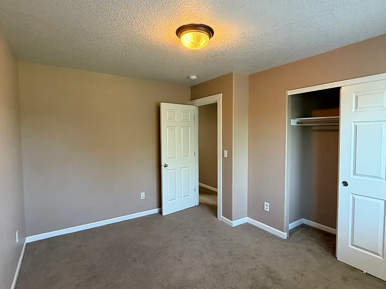 4017 NE Killingsworth St #4017 — Photo 16