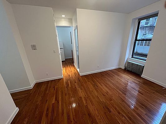 5th image of 352 W 15th St APT 105