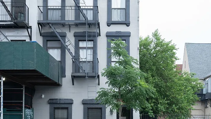 Rented by Nooklyn NYC LLC | media 12