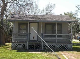 4102 Houx St, Bacliff, TX 77518