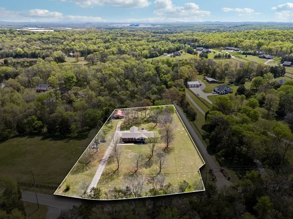 3812 Rockdale Fellowship Rd, Mount Juliet, TN 37122