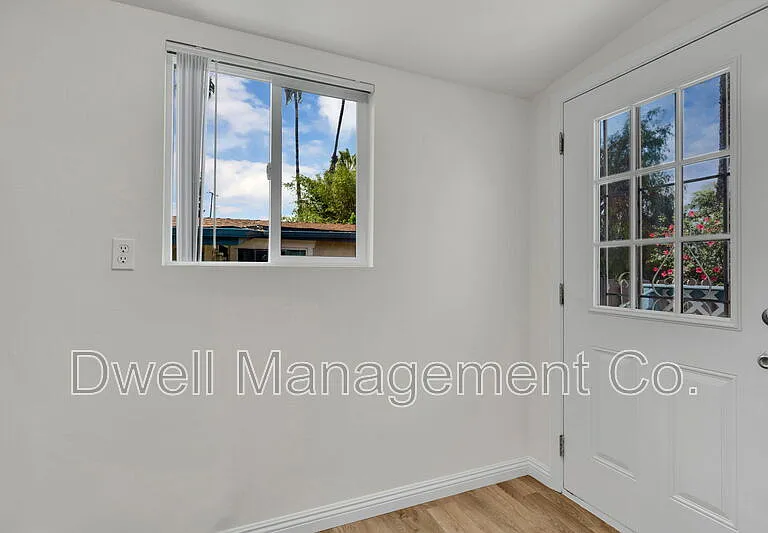 8355 Golden Ave — Photo 9