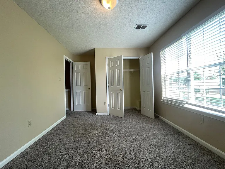 9025 Creekside Dr — Photo 11