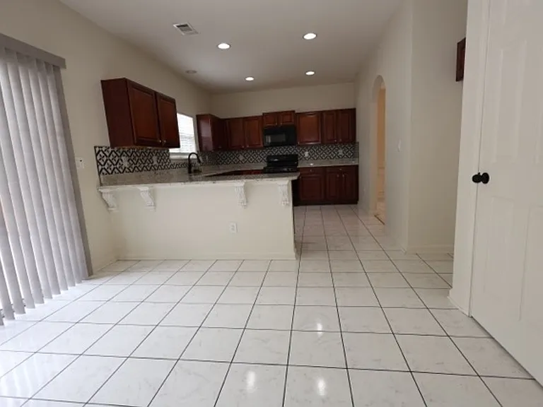 1199 Wetlands Ct — Photo 11