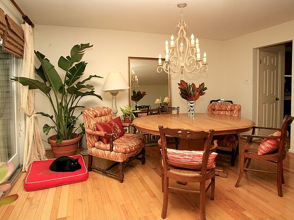5th image of 147 Woodstream Ct