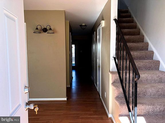 3rd image of 309 Ellery Ct