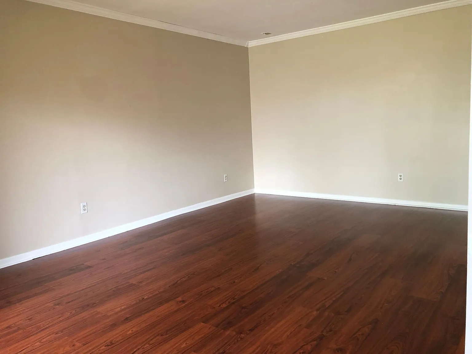 2 bed, 1279 sqft, $1,900 — Photo 4