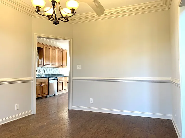 1533 Edgewater Ln — Photo 7