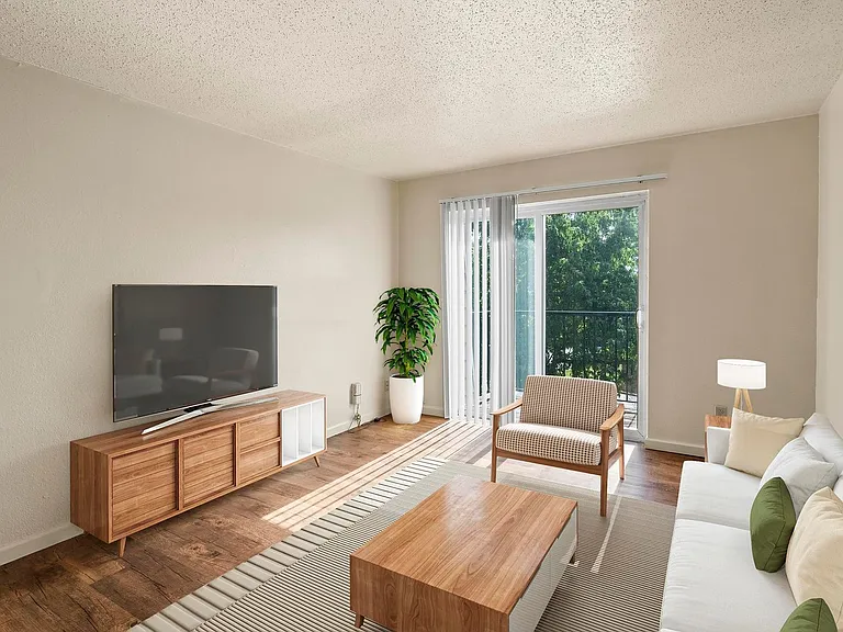Westport Crossing Apartments — Photo 31