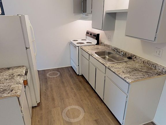 5th image of 21466 Oxford St #104-C