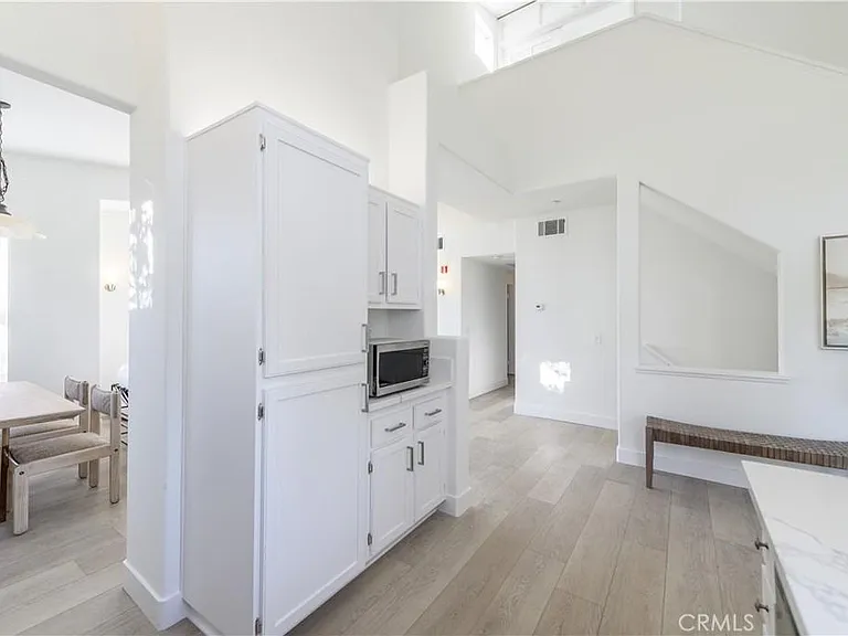 1407 Elmhurst — Photo 14