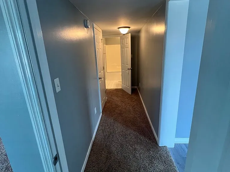 Huntingdon Apartments — Photo 32