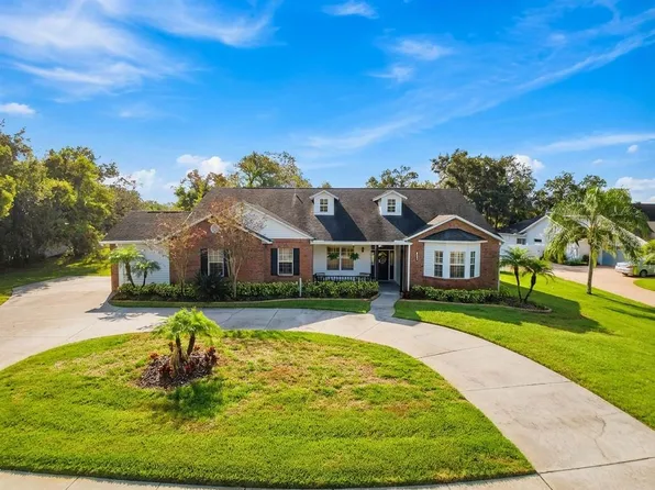 8805 Crosswood Ct, Riverview, FL 33578