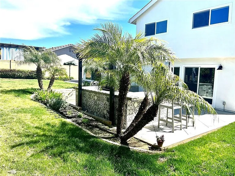 25241 Mawson Dr — Photo 15