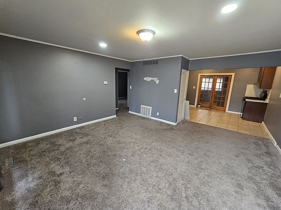 4th image of 22751 Rosewood St