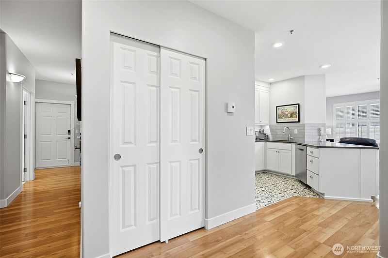 3rd image of 3501 Colby Avenue #313
