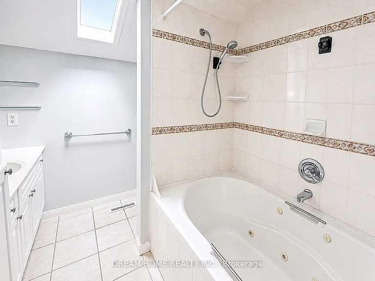 26 Arlene Cres #MAIN FLOOR — Photo 12