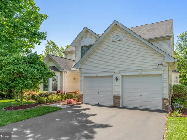 62 Lexington Dr, Pennington, NJ 08534