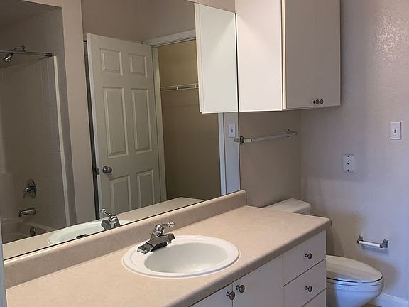 5th image of 911 N Orange Ave APT 512