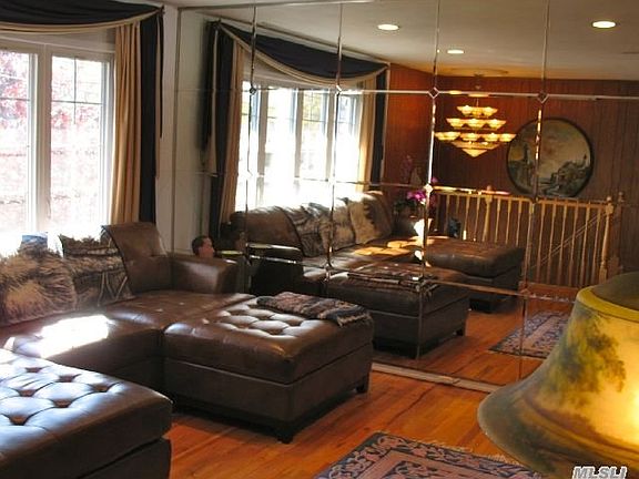 2nd image of 276 Seaford Ave