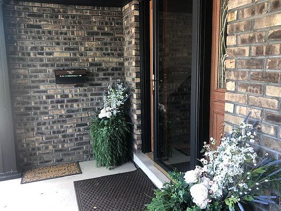 5th image of 1111 W White Oak St