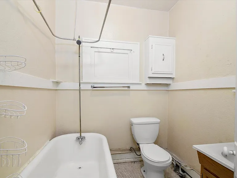 975 N Washington St #3 — Photo 5