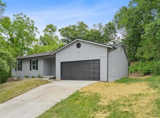 825 Ron Dr, Fenton, MO 63026