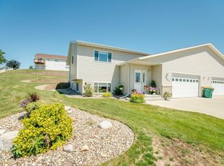 2307 Pointe Loop, Bismarck, ND 58503