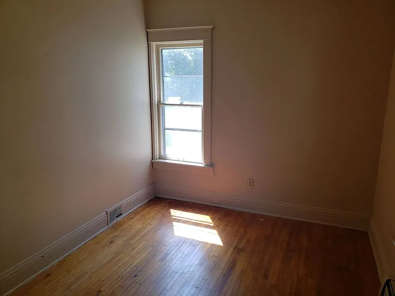 815 McIntosh St — Photo 9