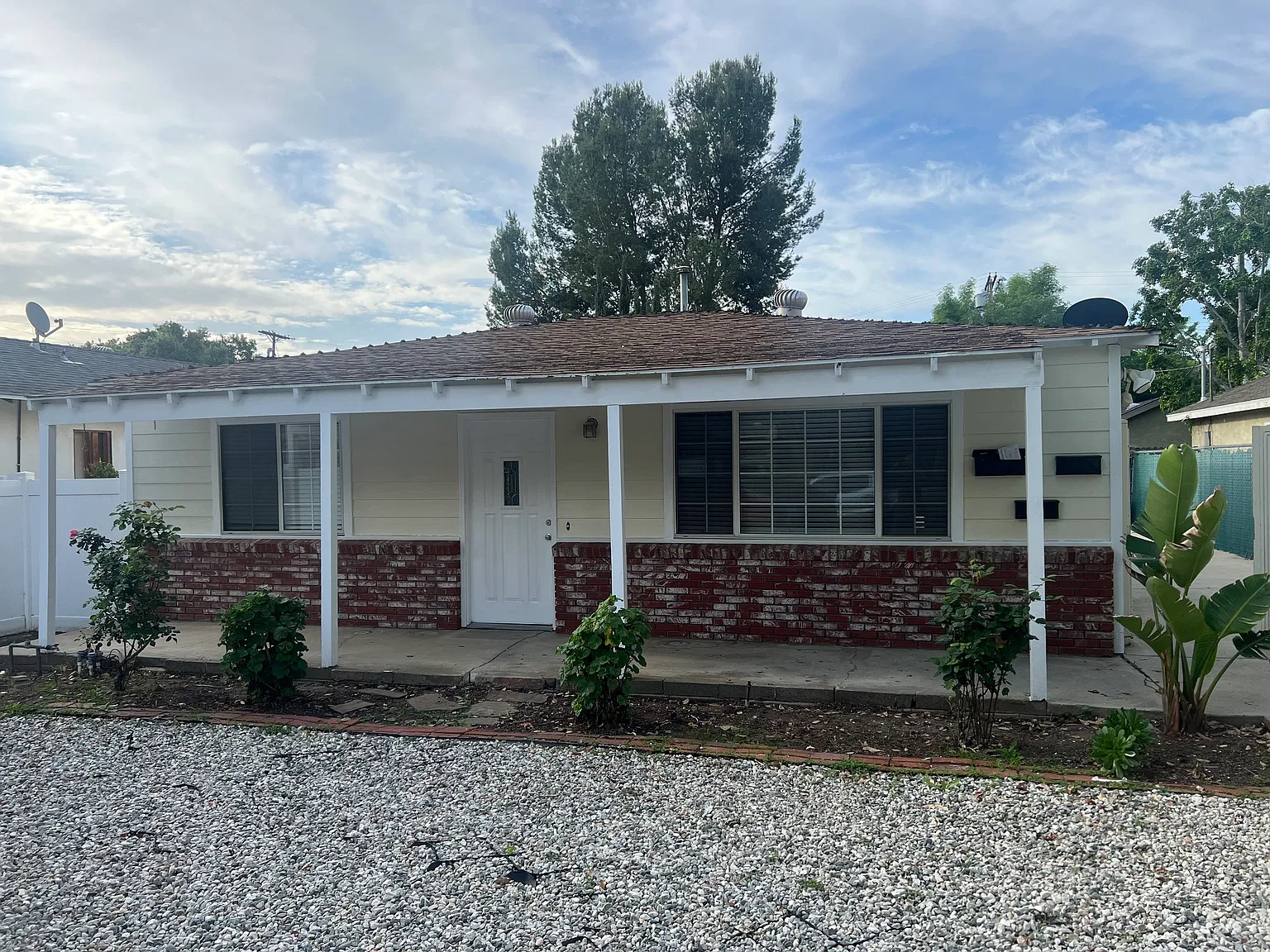 3 bed, 1200 sqft, $3,700 — Photo 1