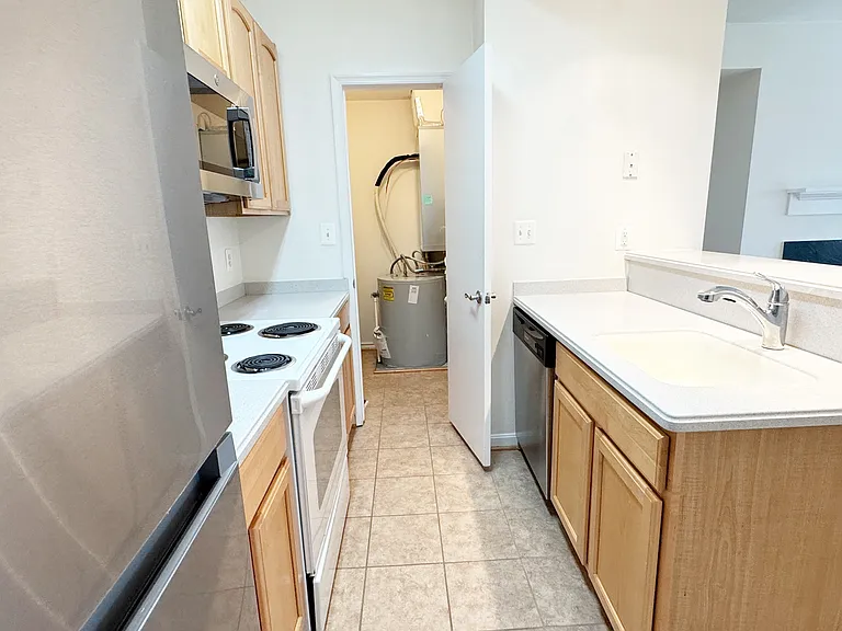 3920 Penderview Dr #303 — Photo 11
