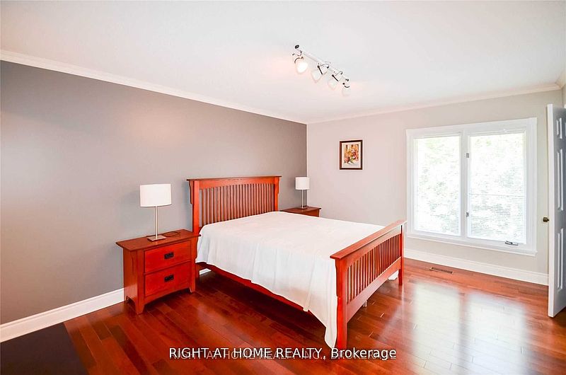 Toronto House for rent - 4 Bedrooms — photo 12