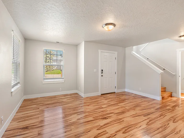 1701 S Robert St — Photo 5