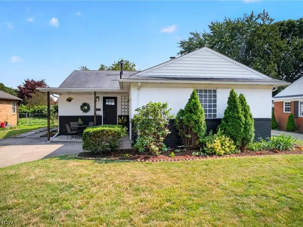514 6th St NW, North Canton, OH 44720