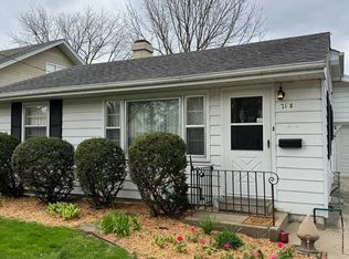 21 S Clifton Ave, Elgin, IL 60123