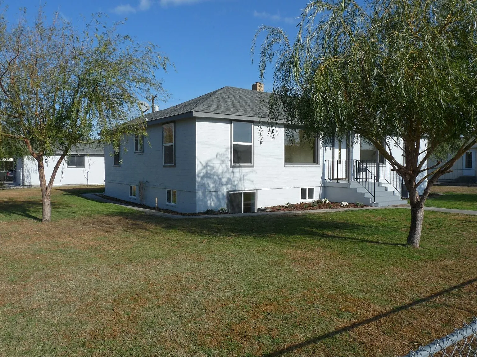 1131 W Yakima St photo 1