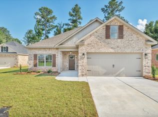 213 Willowbrook Ln, Kathleen, GA